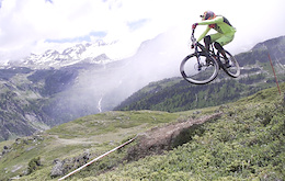 50 to 01: The Lads hit up La Thuile - Video