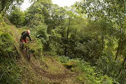 Photo report from second edition of Faial da Terra Enduro Fest. Photos from Antonio Abreu, MADproductions.