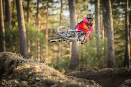 Commencal Vallnord DH Racing Team 2017
