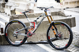 Greg Minnaar's Santa Cruz V10 29er - Bike Check