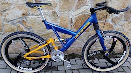 Cannondale Super V 2000 1997 year Retro MTB with Spengle MTB3 Carbon wheels &amp; Shimano equipment