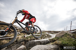 Spotted: Gee Atherton Aboard a Trek Session 29er