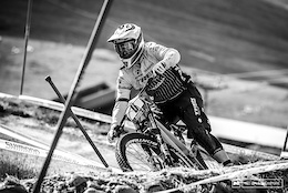 How long has it been since we've seen Tracy Moseley on a DH bike and speeding down Aonach Mor.  While not racing this weekend she is one of the forerunners and could be seen getting a few laps in amongst the other women in the morning.