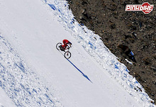World record shattered! Speed biking on snow at 210 km/h.