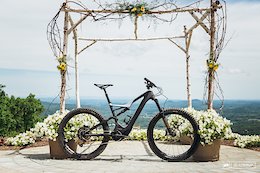 2018 Specialized Turbo Levo FSR Carbon - First Look