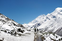 Descent from 4300 meters down to Khangsar, Manang