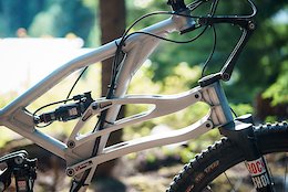 Is This Linkage Fork the Future of Suspension? - Crankworx Whistler 2017