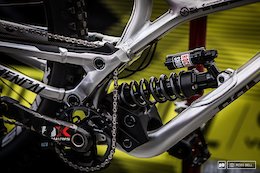 How Do the Pros Set Up Their Bikes for Extra-Steep Tracks? - Val di Sole DH World Cup 2017