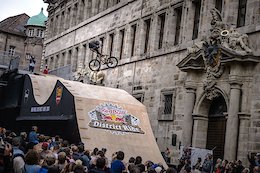 Experience Red Bull District Ride in 360° - Video