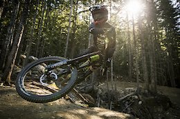 Rémy Métailler Speeds Up The Whistler Mountain Bike Park - Video