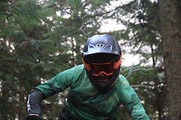 Yoann Barelli Speeds Up the Whistler Bike Park - Video