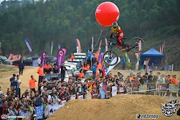 Alex Fayolle Races Downhill in China - Video