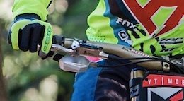 Aaron Gwin Using Box's Shifter and Derailleur?