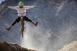 Alex Rankin's 'Nine2Five' In South America With The 50to01 Crew - Video