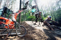 Video: Sibling Rivalry With the Godziek Brothers