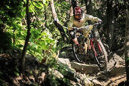 Video: From The Factory To The Podium - Commencal's Meta AM 29