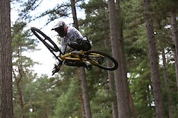 Video: Whips, Flips &amp; Tacky Dirt in France