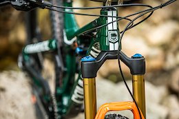 Video: Slapping Corners on Commencal's New Meta TR 29 British Edition