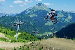 Kyle Jameson &amp; Damon Iwanaga Shred Châtel Bike Park