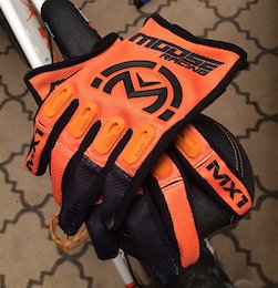 Finally replaced my old moose mx gloves... went with orange :lol: