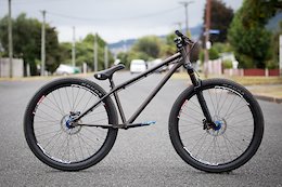 Bike Check: 2 Pumptrack Machines from Evil &amp; Pivot - Crankworx Rotorua 2019