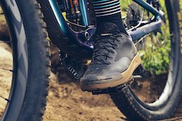 Giant's First Flat Pedal Shoe &amp; Updated Footwear Collection - Sea Otter 2019