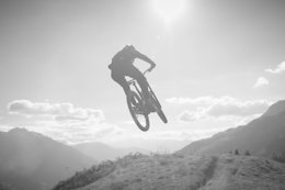 Video: Handling the Pressure of World Cup DH in 'Relative'