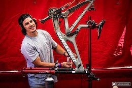 Mitch Ropo, self-wrenching his way through the 2019 season. Of course under the watchful eye of the Sram master-mechanics.