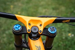 Syncros Update Their Range of Integrated Carbon Bar &amp; Stems