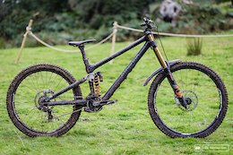 Bike Check: Gee Atherton's Prototype 9.0 Mullet Bike Used &amp; Abused