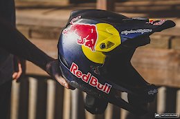 A Closer Look at Troy Lee Designs' New "D4" Helmet