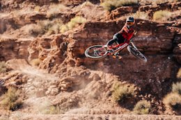 Video: Pro Skier Michelle Parker Connects With Freeride's Best Female Riders at Formation