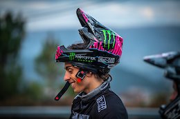 Video: New Helmets and Colours at the Commencal / Muc-Off by Riding Addiction Team Launch