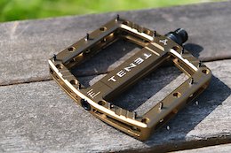 Tenet's New Occult Flat Pedals - Pond Beaver 2020