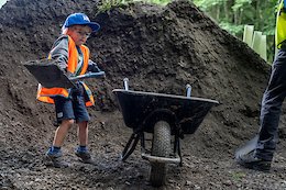 Video: Soil Searching in Whistler - Good Old Manual Labour