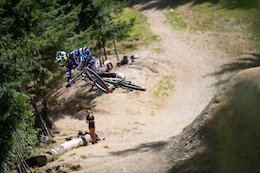 Video: Andrew Neethling &amp; Sam Reynolds Ride Coronet Peak &amp; Dream Track in 'Mission to Ride' Ep.1