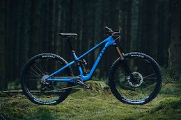 The 2020 Last Tarvo Claims to be the Lightest Enduro Frame Ever