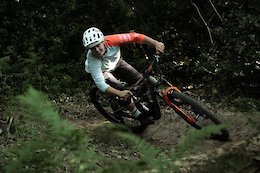 Video: Basic Cornering Skills to Master with Martha Gill, Bex Baraona &amp; Chloe Taylor