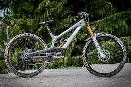 Bike Check: David Trummer's YT Tues - iXS Cup Test Session