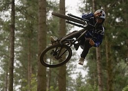 Video: 1 Minute of Raw Slopestyle Flow from France