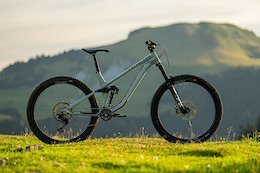 First Ride: Privateer's New 141 Trail Bike - Across The Pond Beaver