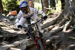 Video: Vali Höll Rides Pumptrack, Trails and Downhill at Leogang