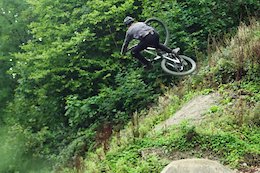 Video: Matt Simmonds Shreds a Classic Welsh Trail on the New Privateer 141