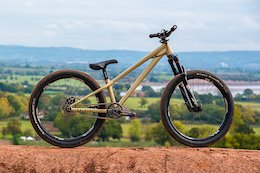 Bike Check: Finley Davies' Commencal Absolut 24"