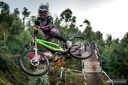 Practice Photo Epic: Off Camber Dancers - Lousa World Cup DH 2020