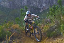 Video: Flat Out Riding on Dry &amp; Dusty Trails in South Africa