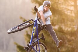 Video: Eliott Lapotre is Impressive on Trail, Dirt Jump &amp; DH Bikes in 'Dedication'