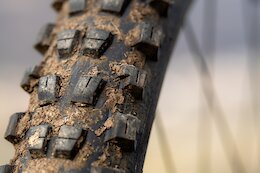 Review: The Vee Tire Co Snap WCE Has Predictable Handling &amp; Loads of Grip