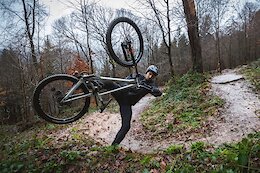 Video: Creative Riding on the New Raaw Jibb