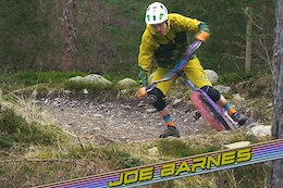 Video: Joe Barnes, Kriss Kyle, the Athertons &amp; More Go Retro to Celebrate Endura Baggies